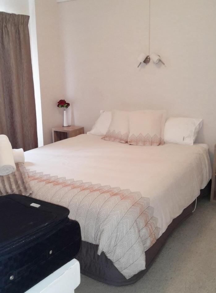 מנגונווי Esquire Motel מראה חיצוני תמונה